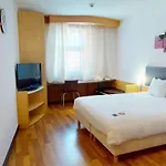 Ibis Centrum 3* Bratislava