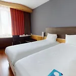 Ibis Centrum Hotel 3*