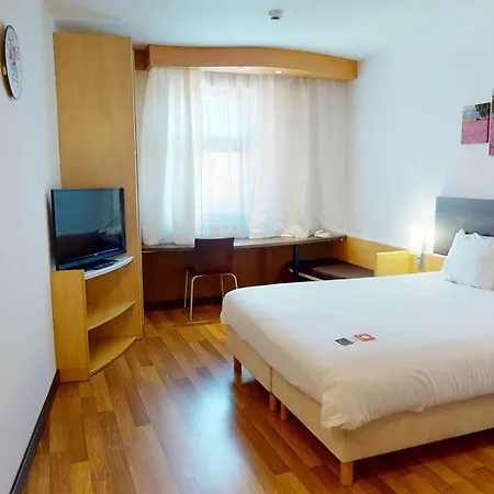 Ibis Centrum 3* ברטיסלאבה