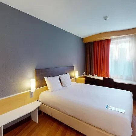 Ibis Centrum Готель