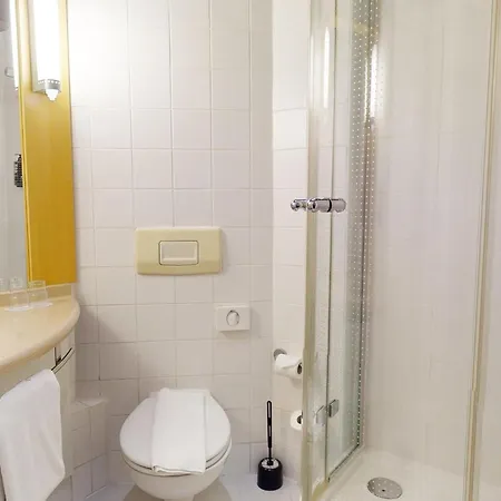 Ibis Centrum Hotel 3*