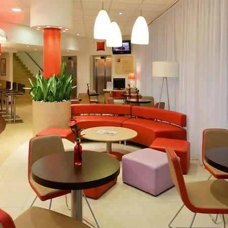 Ibis Centrum Готель Братислава