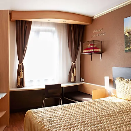 Ibis Centrum Hotel 3*